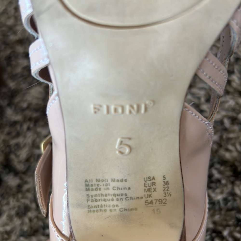 Pink heels - Picture 4 of 4